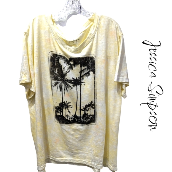 Jessica Simpson Tops - EUC Jessica Simpson Crew Neck Short Sleeve Tee Shirt with Vents on Each Side